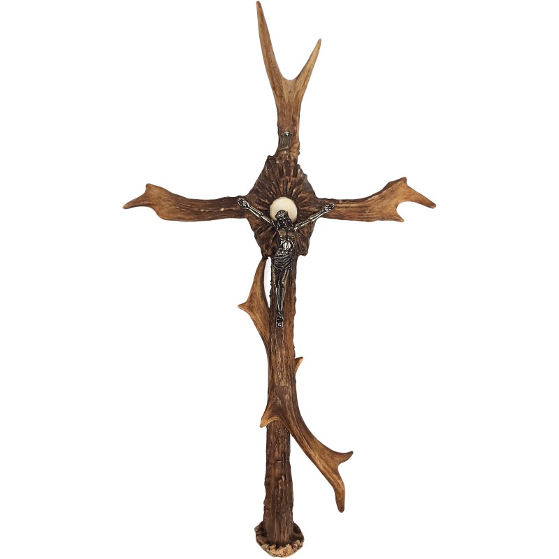Croix avec Jésus faite de bois de cerf