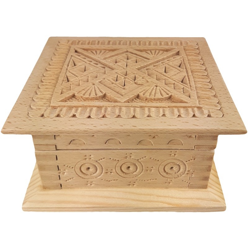 Petite boîte à bijoux en bois