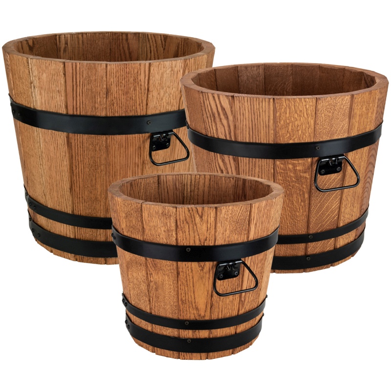 Ensemble de grandes baignoires rondes en bois
