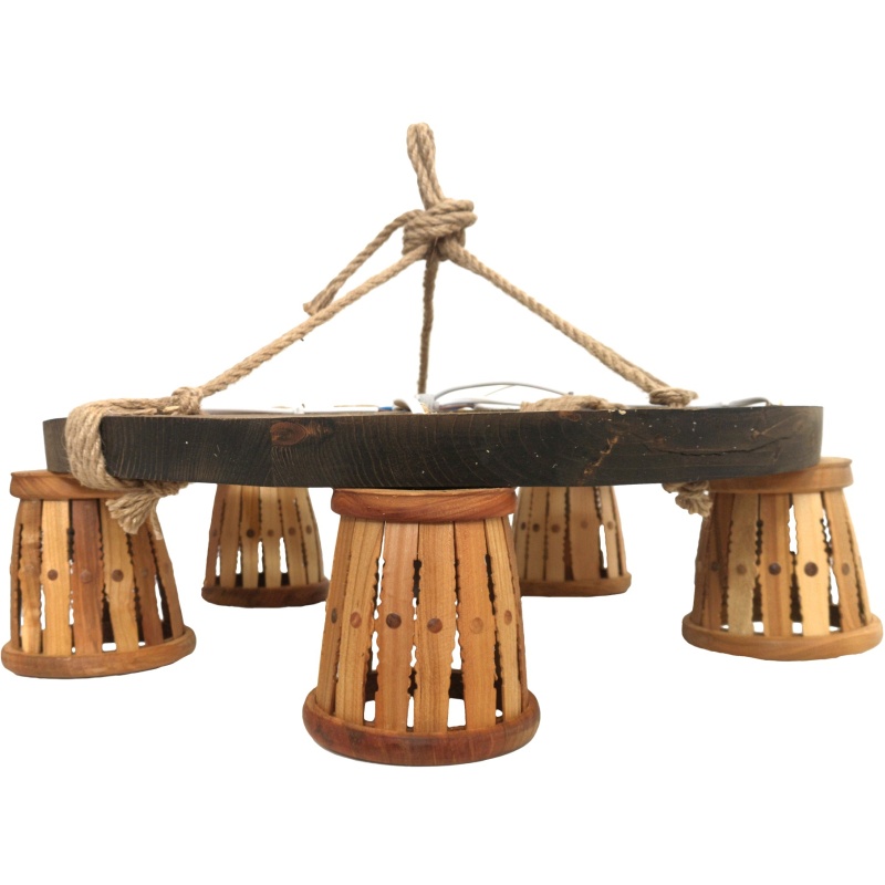 Lampe en bois (cinq points)