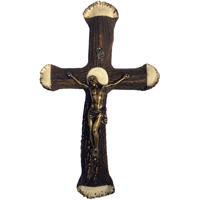 Croix avec Jésus en bois de cerf épais