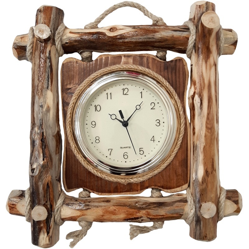 Horloge murale en bois "D"